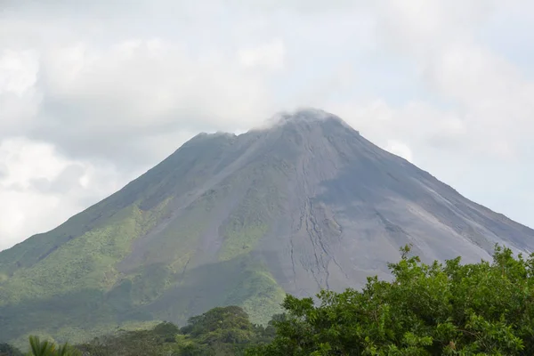 Cône du volcan Arenal au Costa Rica — Photo