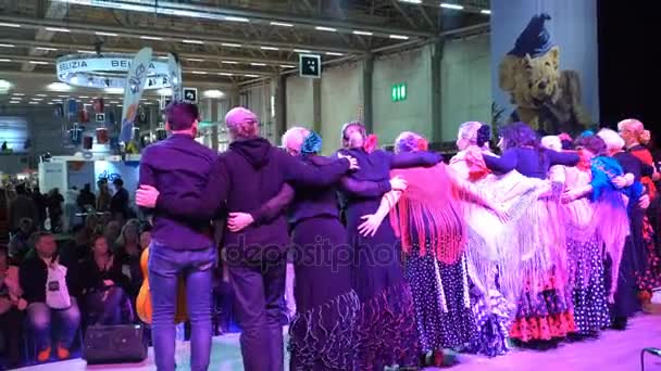 Презентація театр танцю фламенко, художники поклоном до громадськості — стокове відео