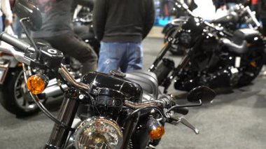 En yeni Harley Davidson Motosiklet bisikletçileri deneyin. Bisiklet büyük adil.