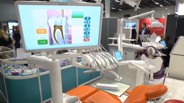 Stomatological chairs, tools and monitors. — Stock Video