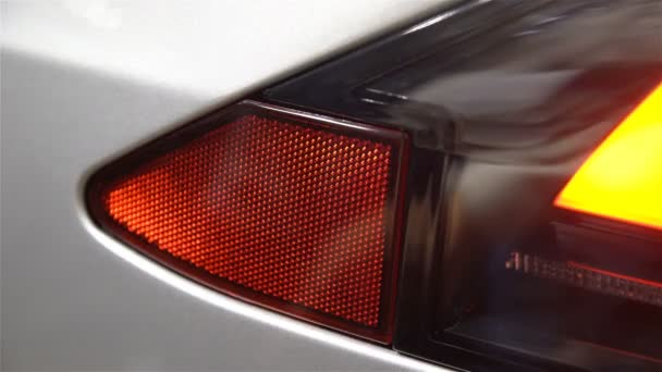 Priză electrică pe carcasa mașinii electrice . — Videoclip de stoc