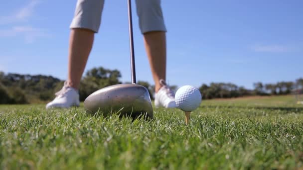 The Golfer Uses The Putter "wood" For Long-Range Strike. — Stock Video