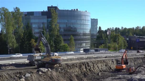 Macchine edili pesanti che lavorano alla costruzione dell'autostrada . — Video Stock