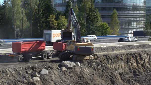 重型施工机械在公路建设上工作. — 图库视频影像