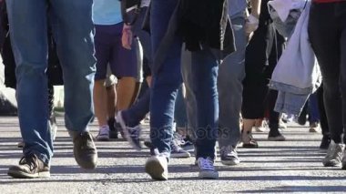 Bir sürü insan Bitirim, büyük bir şehir sokaklarında. Slo