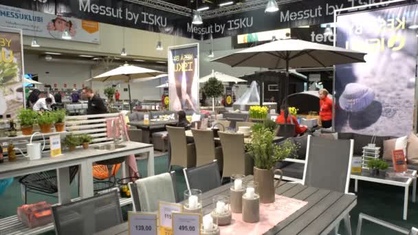 Muebles de jardín en la Feria del Diseño del Paisaje — Vídeos de Stock