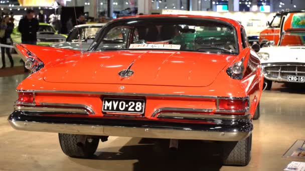 Der legendäre Chrysler Newport 1961 — Stockvideo