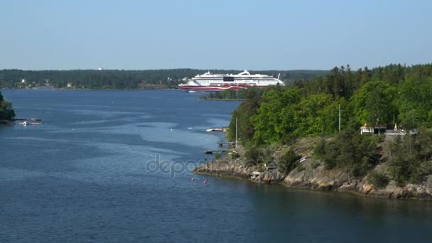 Grand ferry marin traversant les canaux Norstrom dans la mer Baltique — Video