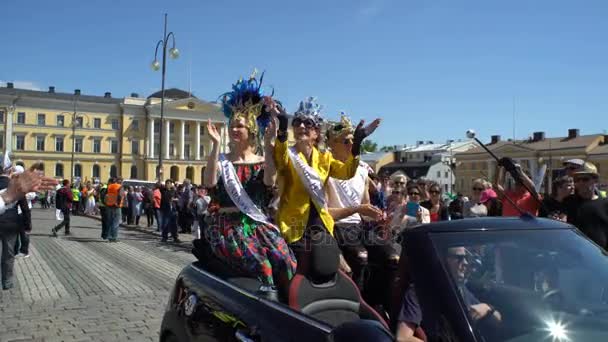 Die reife Königin Samba eröffnet den Samba-Karneval. — Stockvideo