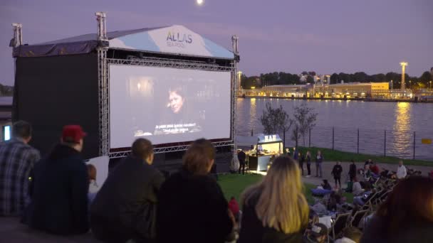 All'aperto cinema cinema teatro sul lungomare di notte — Video Stock