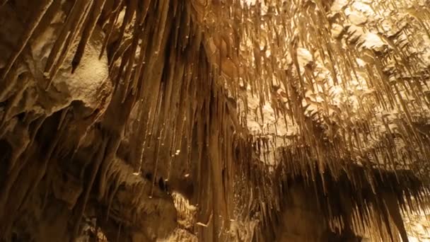 Stalattite stalagmite grotta — Video Stock