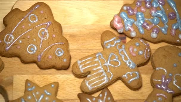 Galletas de Navidad con ingrediente para hornear — Vídeos de Stock