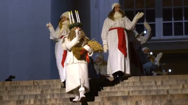 Das traditionelle Fest der Heiligen Lucia vor Weihnachten — Stockvideo