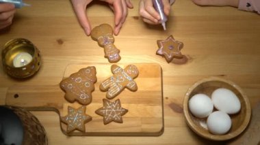 Madde pişirme ile Noel kurabiyeleri