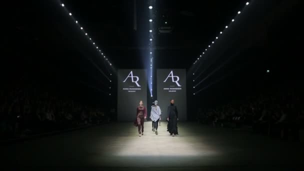 ファッションショー｜Anna Ruohonen — ストック動画