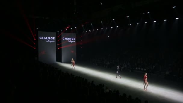 Modeshow van intieme ondergoed verandering Lingerie — Stockvideo