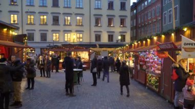 Noel tatili eski kasaba Gamla Stan, Stockholm büyük Meydanı Stortorget'e fuarında