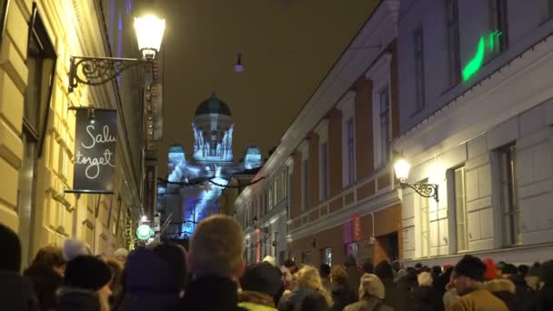 动态 Helsink 大教堂门面上的灯光安装 — 图库视频影像