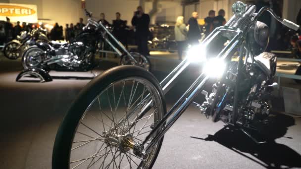 Bicicletas de tuning exclusivas vintage . — Vídeo de Stock