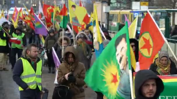 Kurden protestieren gegen türkische Aggression — Stockvideo