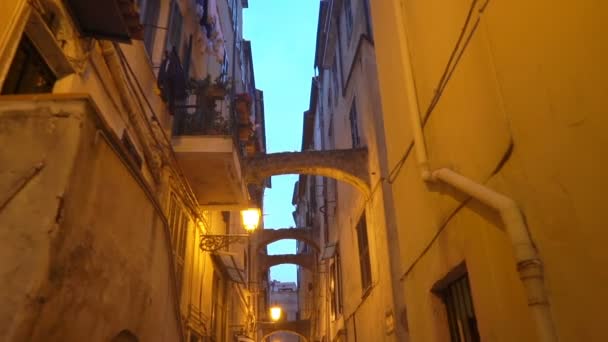 A narrow pedestrian street with in the old european town — Stock Video