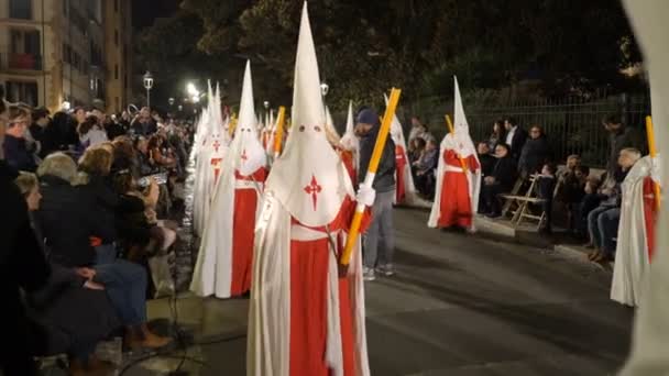 Semana Santa Católica Desfile en España — Vídeo de stock