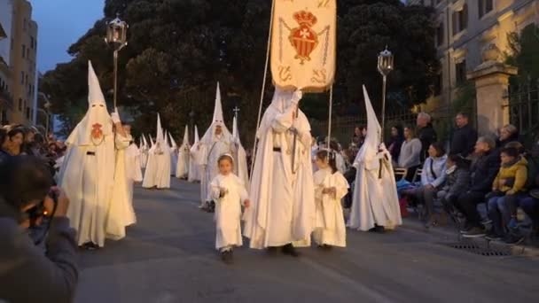 Semana Santa Católica Desfile en España — Vídeos de Stock