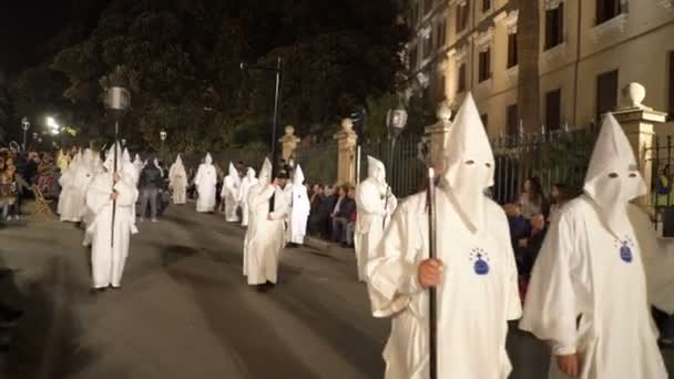 Semana Santa Católica Desfile en España — Vídeos de Stock