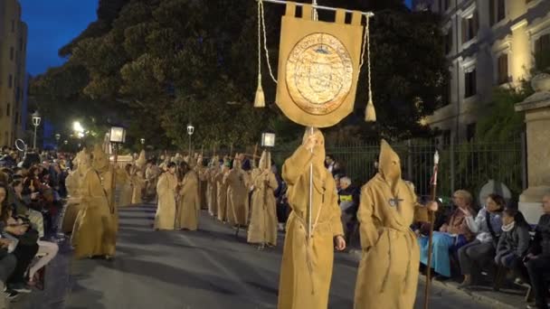 Semana Santa Católica Desfile en España — Vídeos de Stock