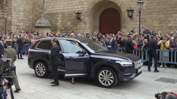 Španělská královská rodina během Velikonoc na ostrově Mallorca — Stock video