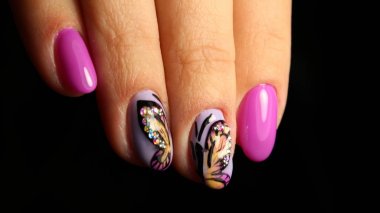 pembe çivi ile rhinestones ve kelebek
