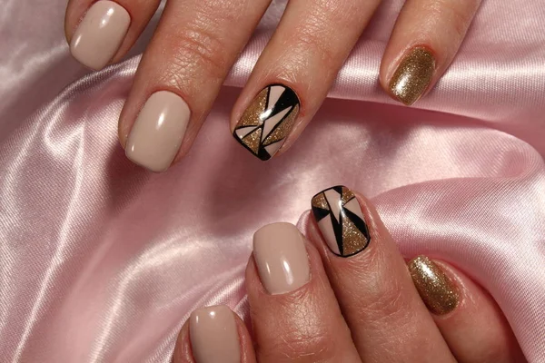 Gençlik manikür tasarım, renk kahve