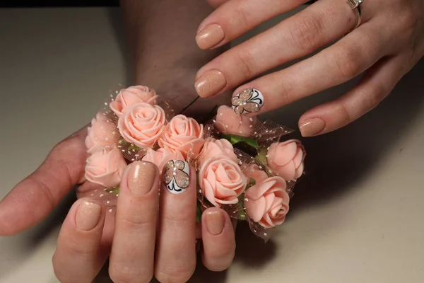 Manicure design with beautiful pattern — Stock Photo, Image