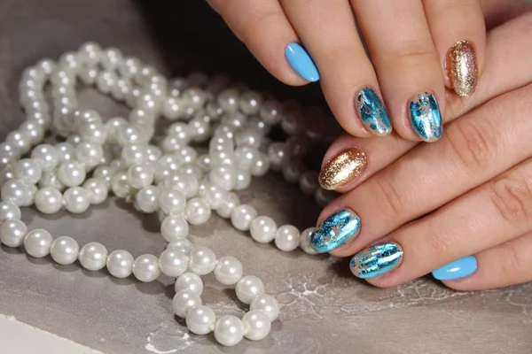 Women's hands with a stylish manicure. — Stock Photo, Image