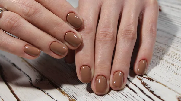 De schoonheid van de natuurlijke nagels. — Stockfoto