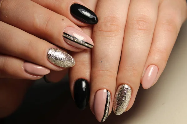 Design manicure black and beige nails with abstraction — Stock Photo, Image