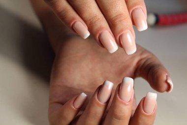 Fransız manikür tasarım