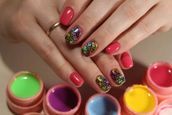 Zomer design van manicure en gel lak — Stockfoto