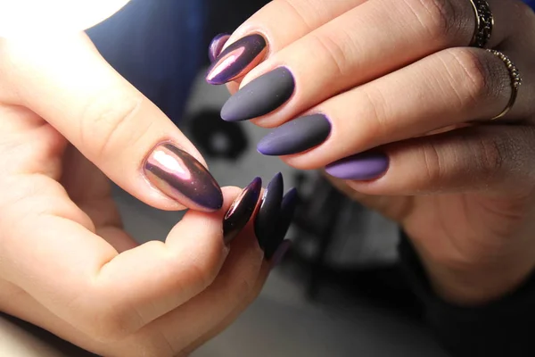 Tasarım jel vernik renk krom manikür