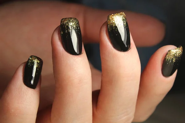 Harika çivi ve güzel temiz manikür.