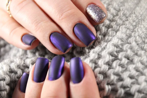 Heldere, kleurrijke design van manicure — Stockfoto