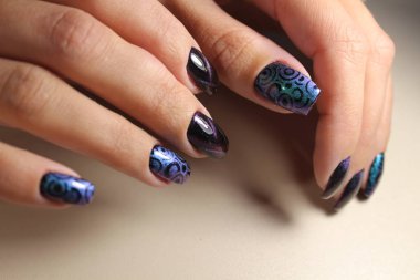 El ile güzel manikür ver. Gomalak tam