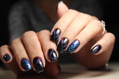 El ile güzel manikür ver. Gomalak tam