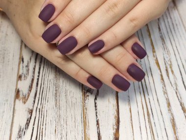 Büyüleyici lüks timsah manikürü. Cazip tırnaklar tasarla