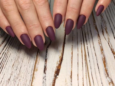 Mükemmel manikür jeli sanat cilası moda tasarımı temiz el kadını yakın plan