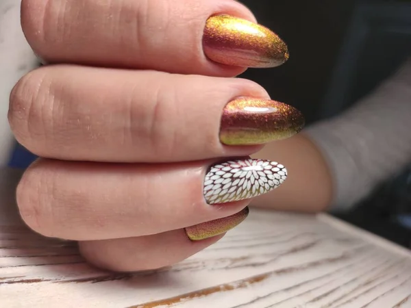 De schoonheid van de natuurlijke nagels. Perfect schoon manicure — Stockfoto