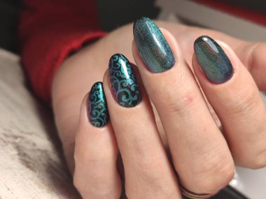 Manikür tasarımı, seksi manikürlü güzel eller..