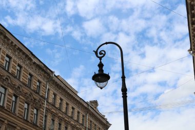 Güzel mimarisi ile Saint Petersburg kentinde Bina