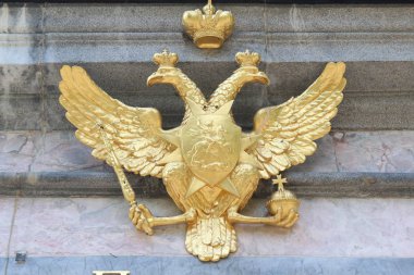 Güzel mimarisi ile Saint Petersburg kentinde Bina