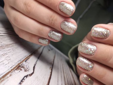 Güzel kadının güzel Noel manikür çivi